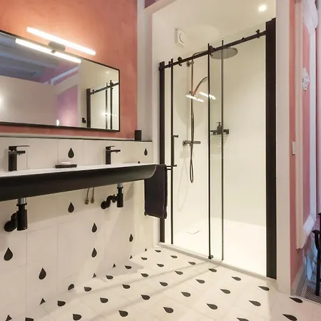 Chateau De בית הארחה 3*