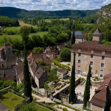 Chateau De *